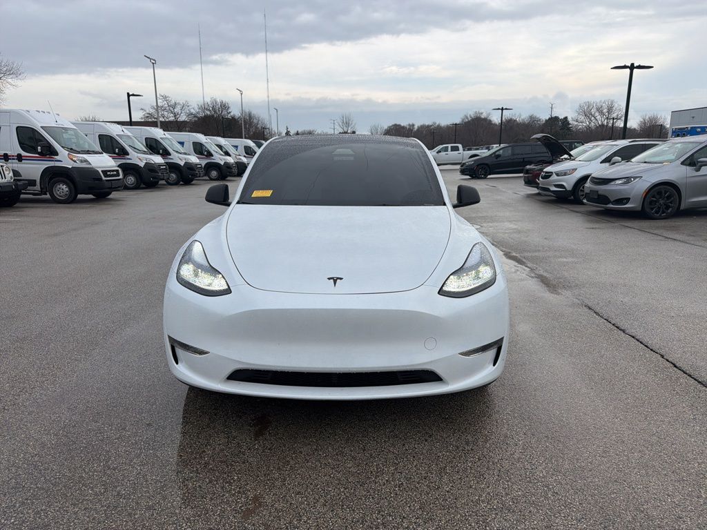 Used 2024 Tesla Model Y Long Range with VIN 7SAYGDEE8RA288357 for sale in Glendale, WI