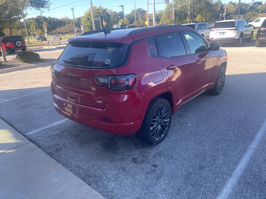 2024 Jeep Compass Limited photo 3