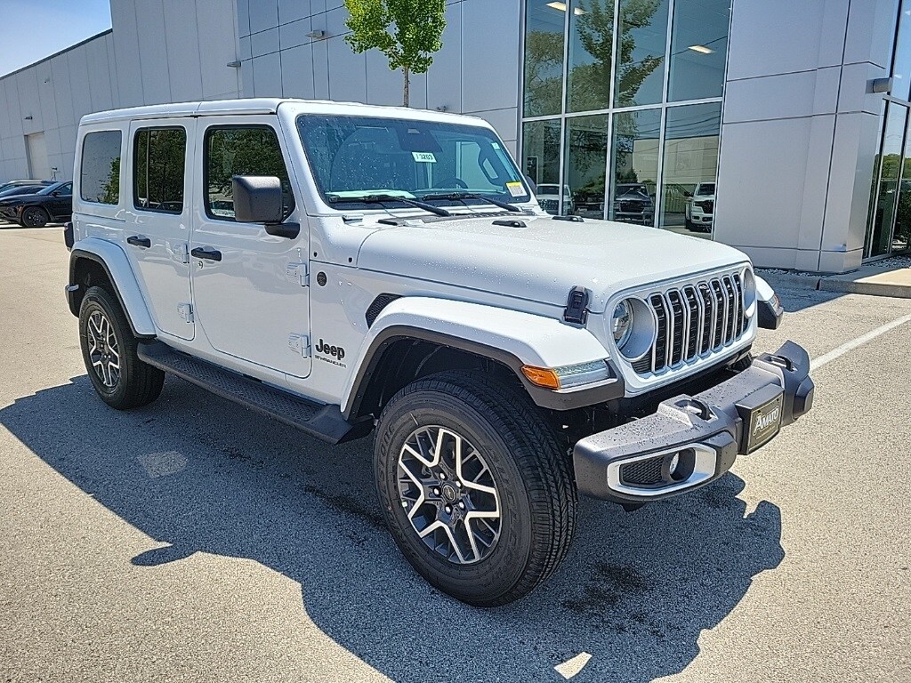 2025 Jeep Wrangler Sahara photo 3