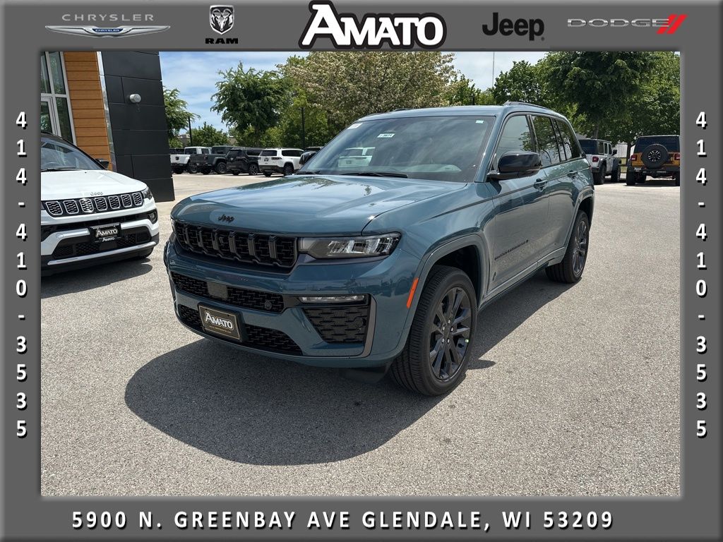2026 Jeep Grand Cherokee Limited Reserve 4x4's photo