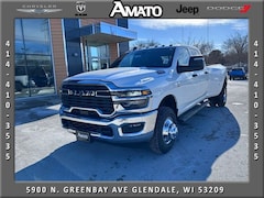 2026 Ram 3500 TRADESMAN CREW CAB 4X4 8' BOX Pickup