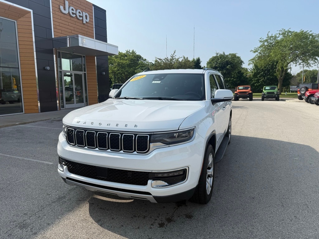 Used 2022 Jeep Wagoneer Series II with VIN 1C4SJVBT2NS211402 for sale in Milwaukee, WI