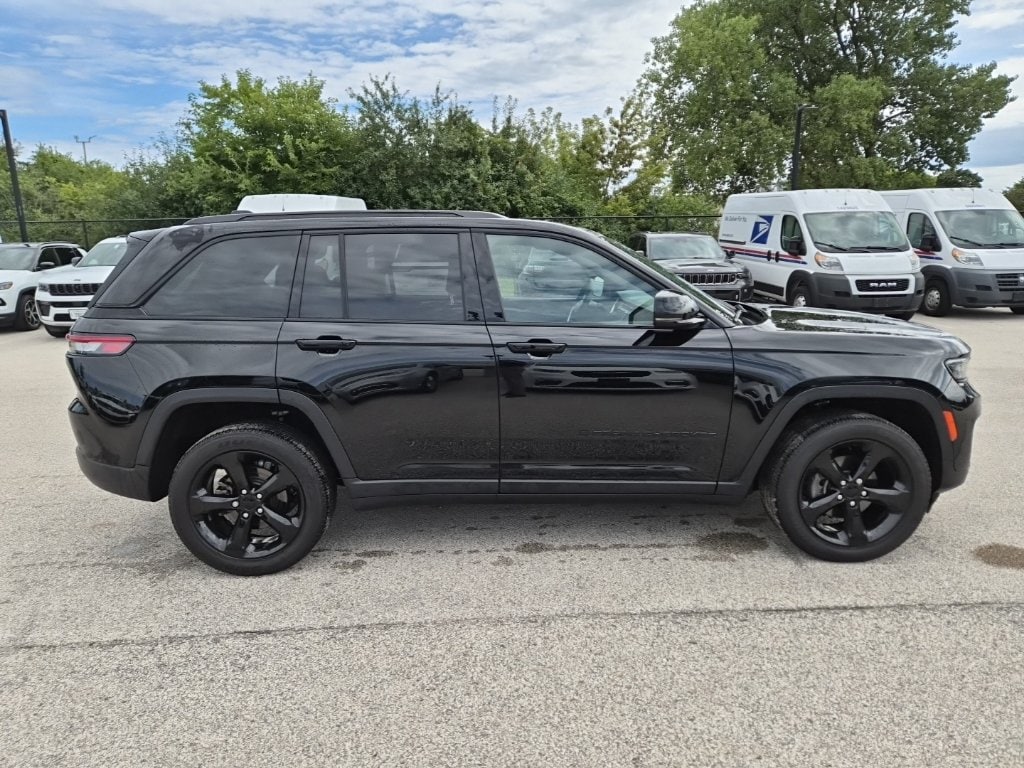 Used 2023 Jeep Grand Cherokee Altitude X SUV
