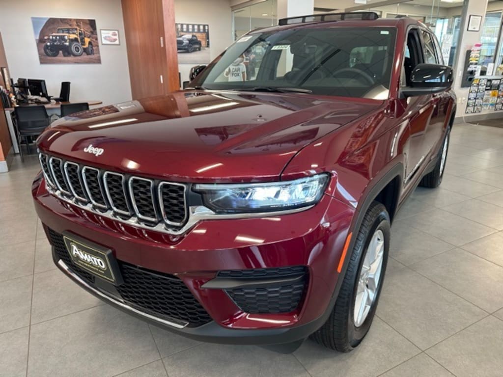 New 2025 Jeep Grand Cherokee LAREDO X 4X4 Sport Utility