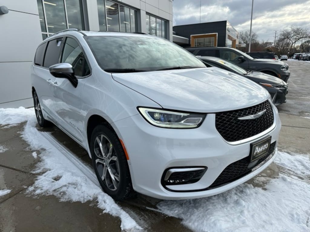 New 2026 Chrysler Pacifica PINNACLE AWD Passenger Van