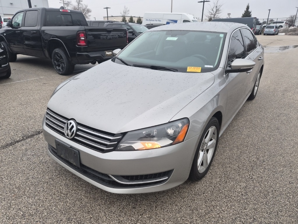 2012 Volkswagen Passat SE's photo