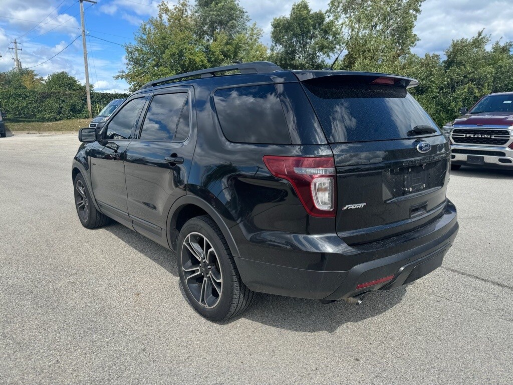 2015 Ford Explorer Sport photo 2