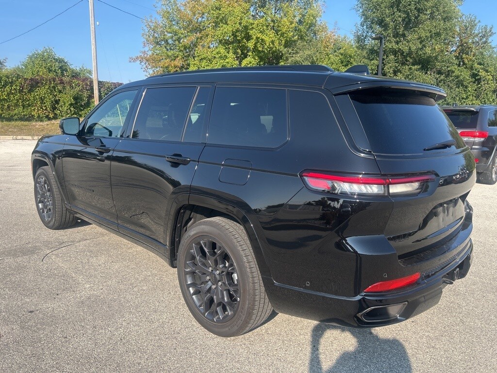 2025 Jeep Grand Cherokee L Summit photo 3