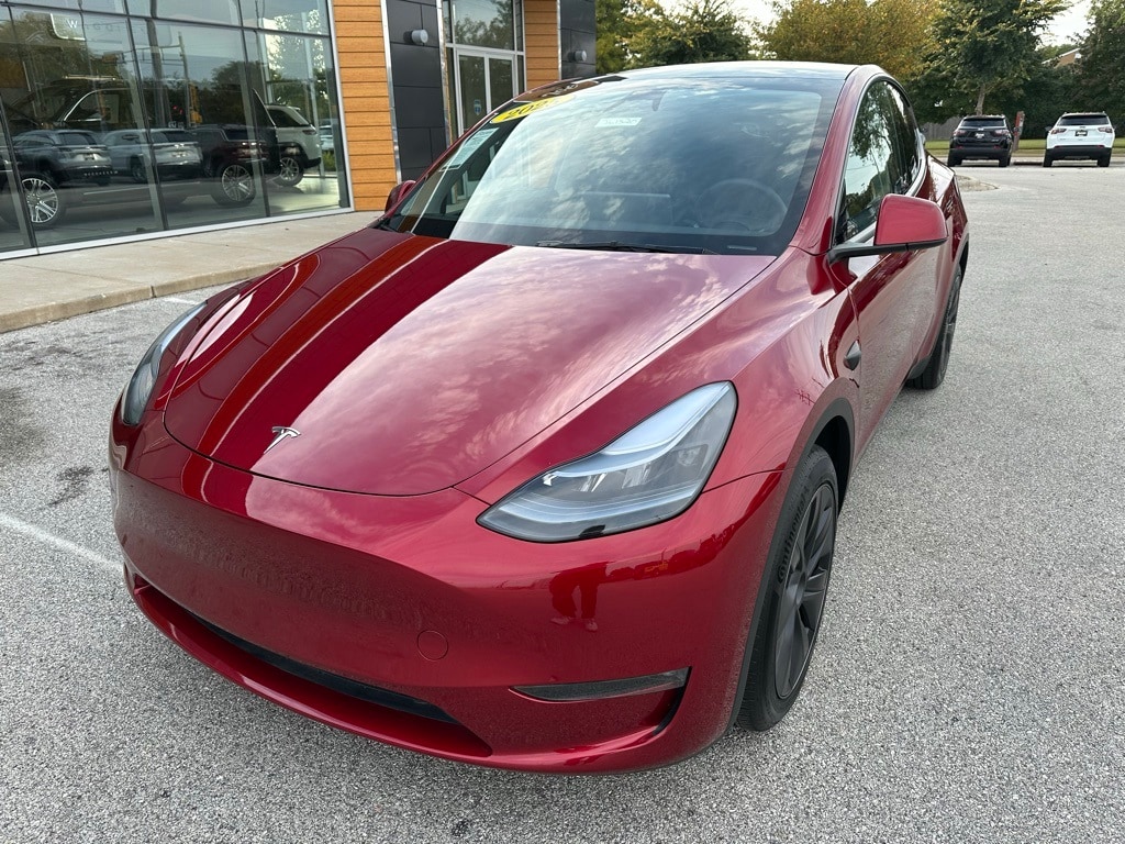 Used 2025 Tesla Model Y Long Range with VIN 7SAYGDEE7SF260817 for sale in Glendale, WI