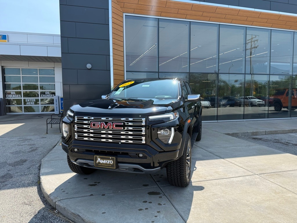 Used 2024 GMC Canyon Denali with VIN 1GTP6FEK6R1265717 for sale in Milwaukee, WI