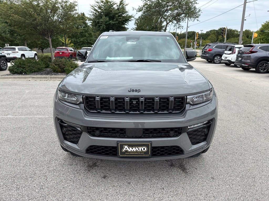 New 2027 Jeep Grand Cherokee 2 Row LIMITED 4X4 Sport Utility