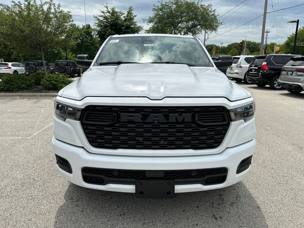 New 2026 Ram 1500 EXPRESS CREW CAB 4X4 5'7 BOX Pickup