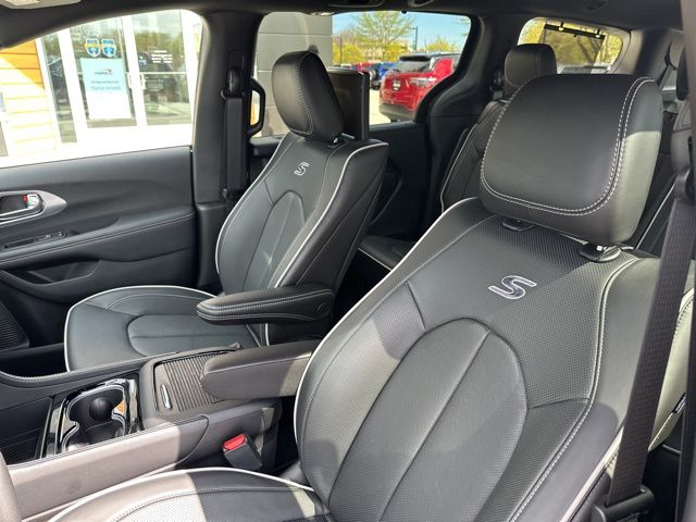 2026 Chrysler Pacifica Limited - Photo 23
