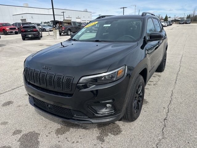 Used 2023 Jeep Cherokee Altitude Lux with VIN 1C4PJMMB0PD112203 for sale in Milwaukee, WI