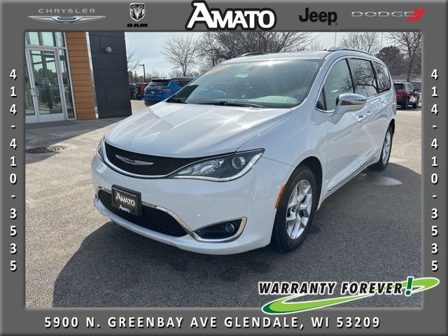 2020 Chrysler Pacifica Limited's photo