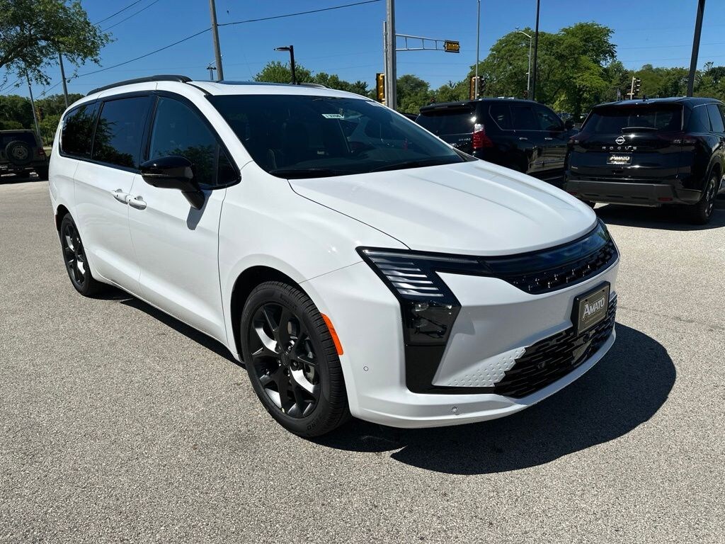 New 2027 Chrysler Pacifica LIMITED Passenger Van