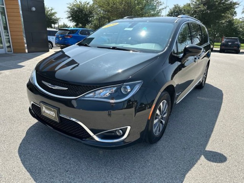 Used 2020 Chrysler Pacifica Touring L Plus Minivan/Van
