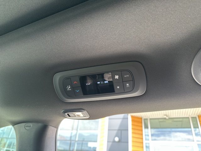 2026 Chrysler Pacifica Limited - Photo 19