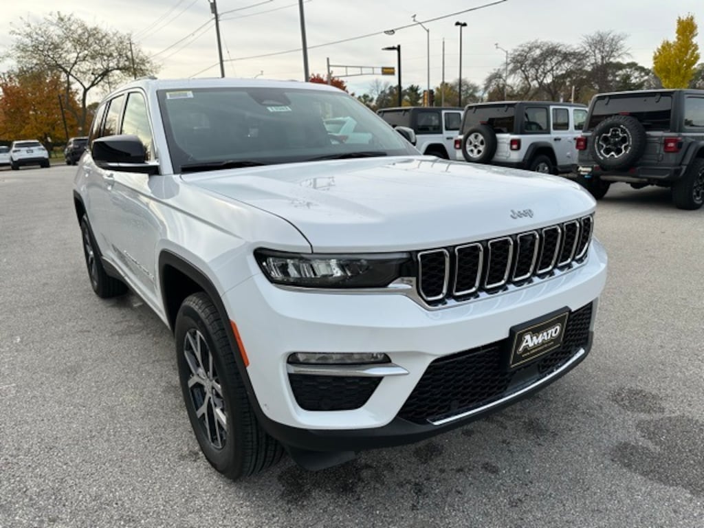 New 2026 Chrysler Pacifica SELECT AWD Passenger Van