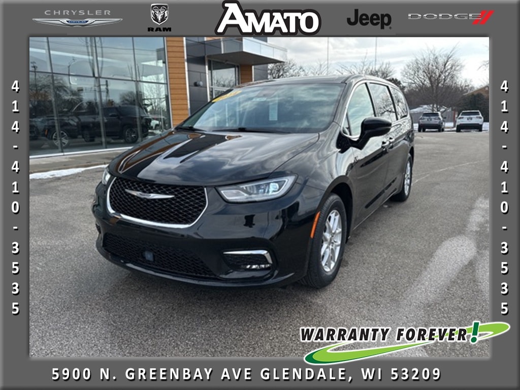 Used 2024 Chrysler Pacifica Touring L Minivan/Van