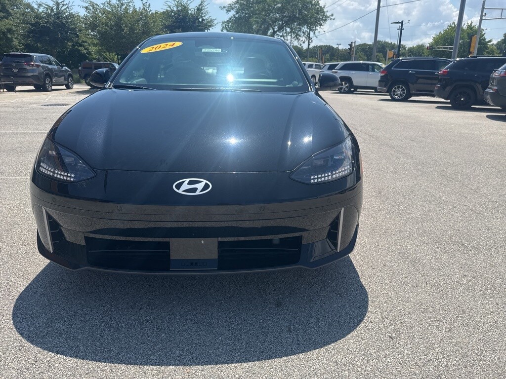 2024 Hyundai Ioniq 6 SEL photo 2