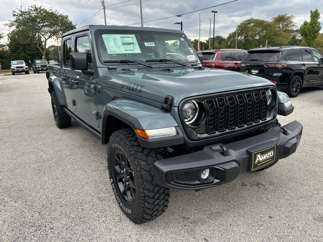 2025 Jeep Gladiator Willys photo 4