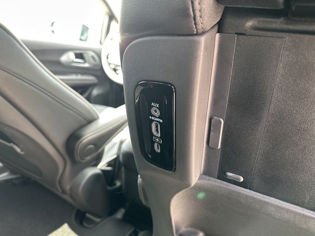 2026 Chrysler Pacifica Limited - Photo 18