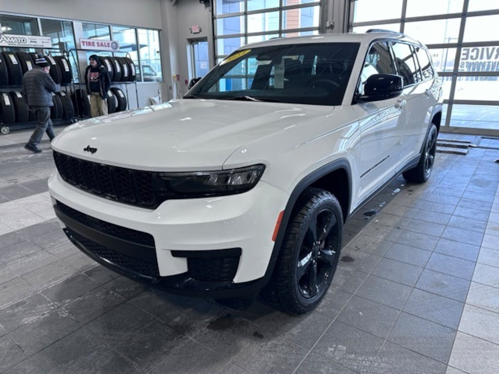 Used 2023 Jeep Grand Cherokee L Altitude SUV