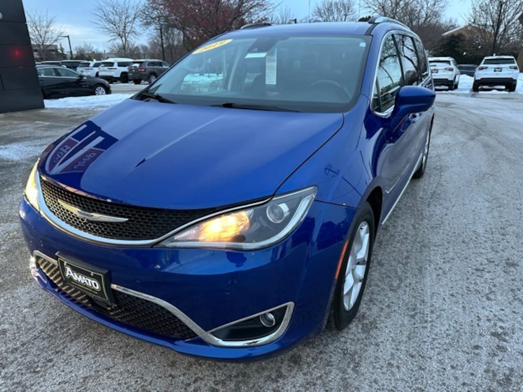 Used 2019 Chrysler Pacifica Touring L Plus Minivan/Van
