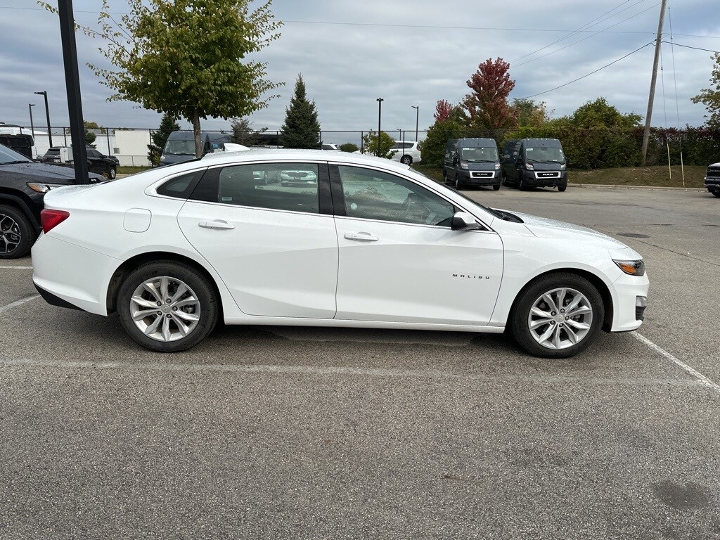 2024 Chevrolet Malibu 1LT photo 3