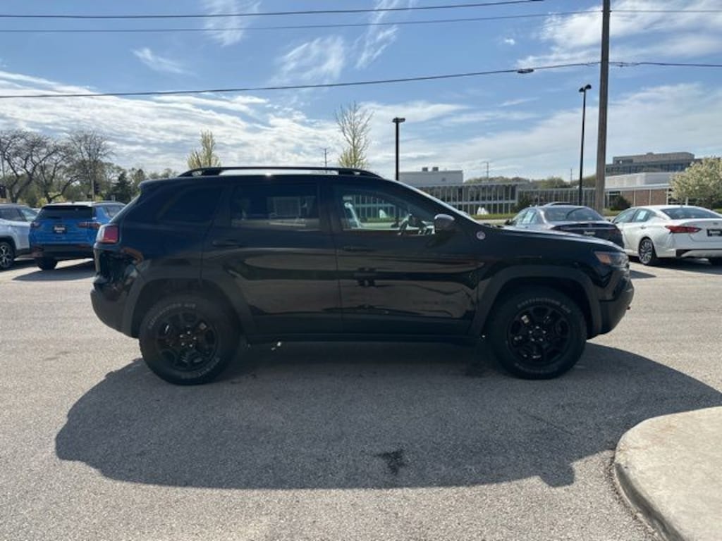 Used 2021 Jeep Cherokee Trailhawk SUV