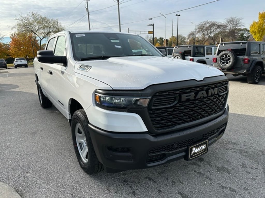 New 2025 Ram 1500 TRADESMAN CREW CAB 4X4 5'7 BOX Pickup