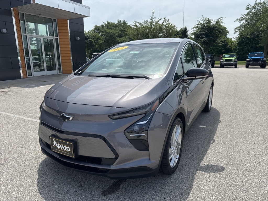 Used 2023 Chevrolet Bolt EV LT with VIN 1G1FW6S03P4182040 for sale in Milwaukee, WI