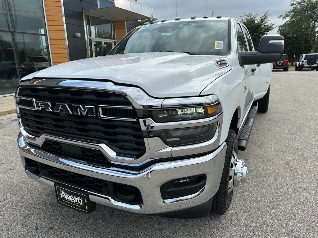 New 2026 Ram 3500 TRADESMAN CREW CAB 4X4 8' BOX Pickup