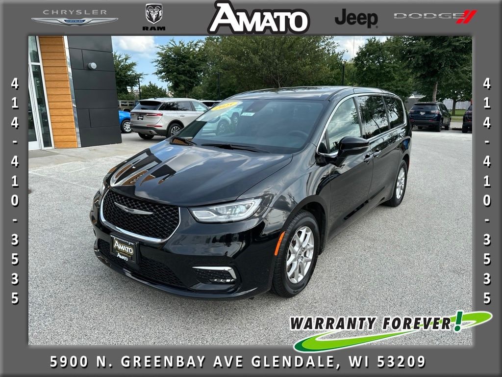 Used 2025 Chrysler Pacifica Select Minivan/Van