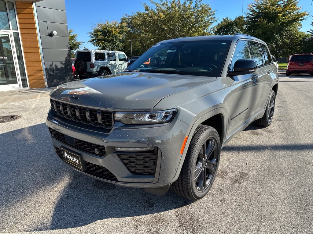 New 2027 Jeep Grand Cherokee 2 Row LIMITED 4X4 Sport Utility