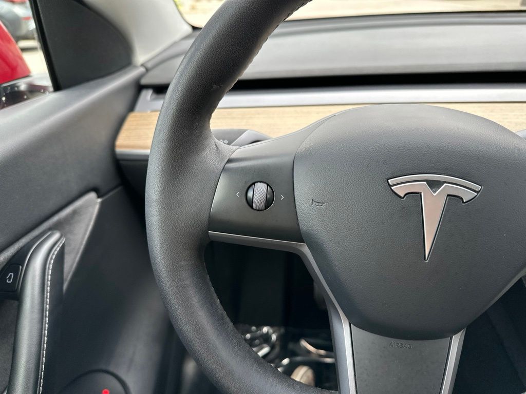 2022 Tesla Model Y Long Range - Photo 25