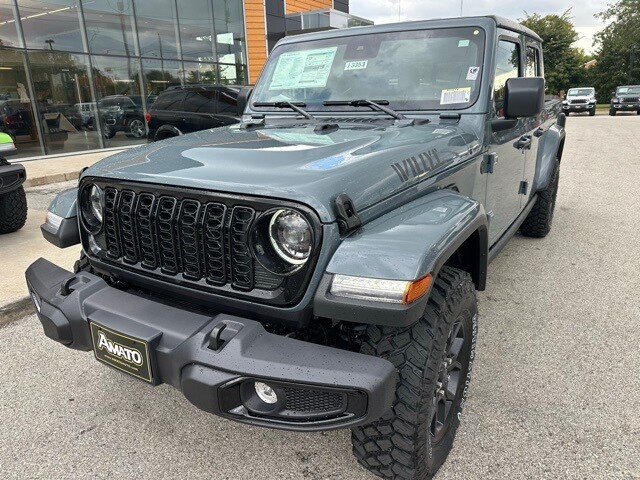 2025 Jeep Gladiator Willys photo 2