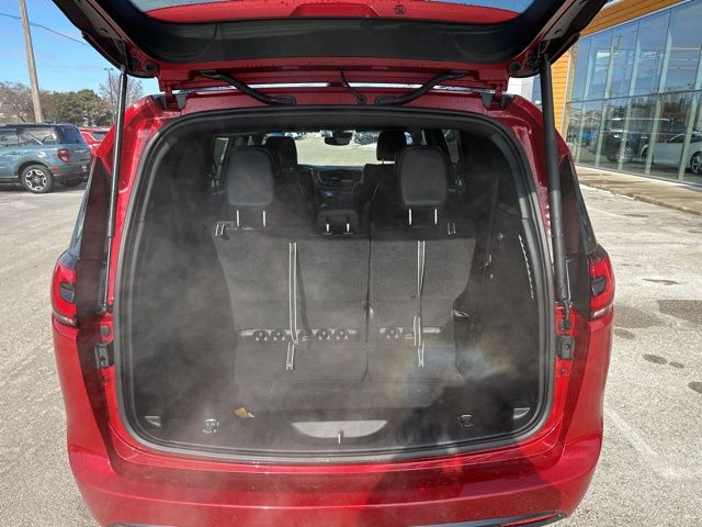 2026 Chrysler Pacifica Select - Photo 10