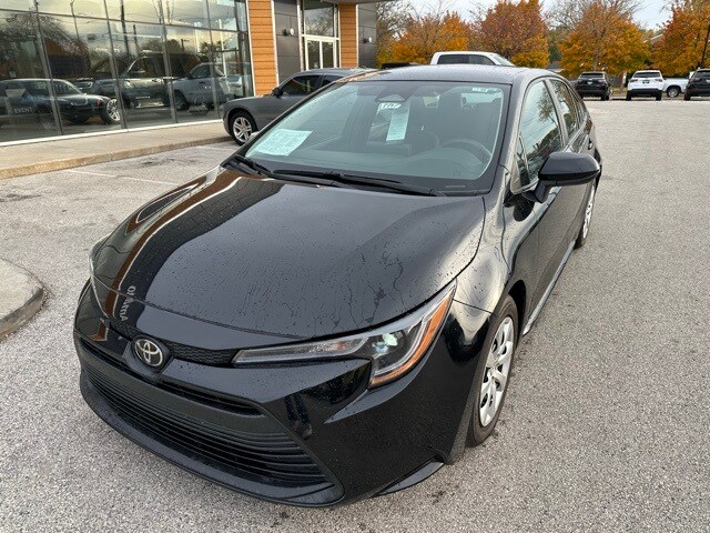 2024 Toyota Corolla LE photo 2