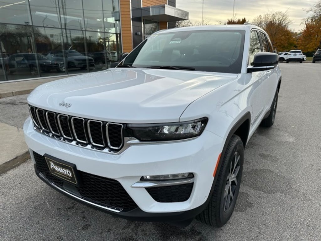New 2026 Chrysler Pacifica SELECT AWD Passenger Van