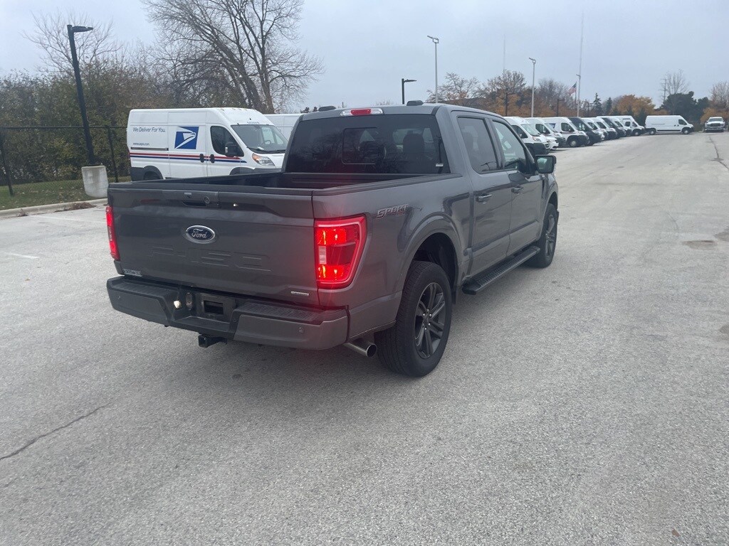 2021 Ford F-150 XLT photo 2