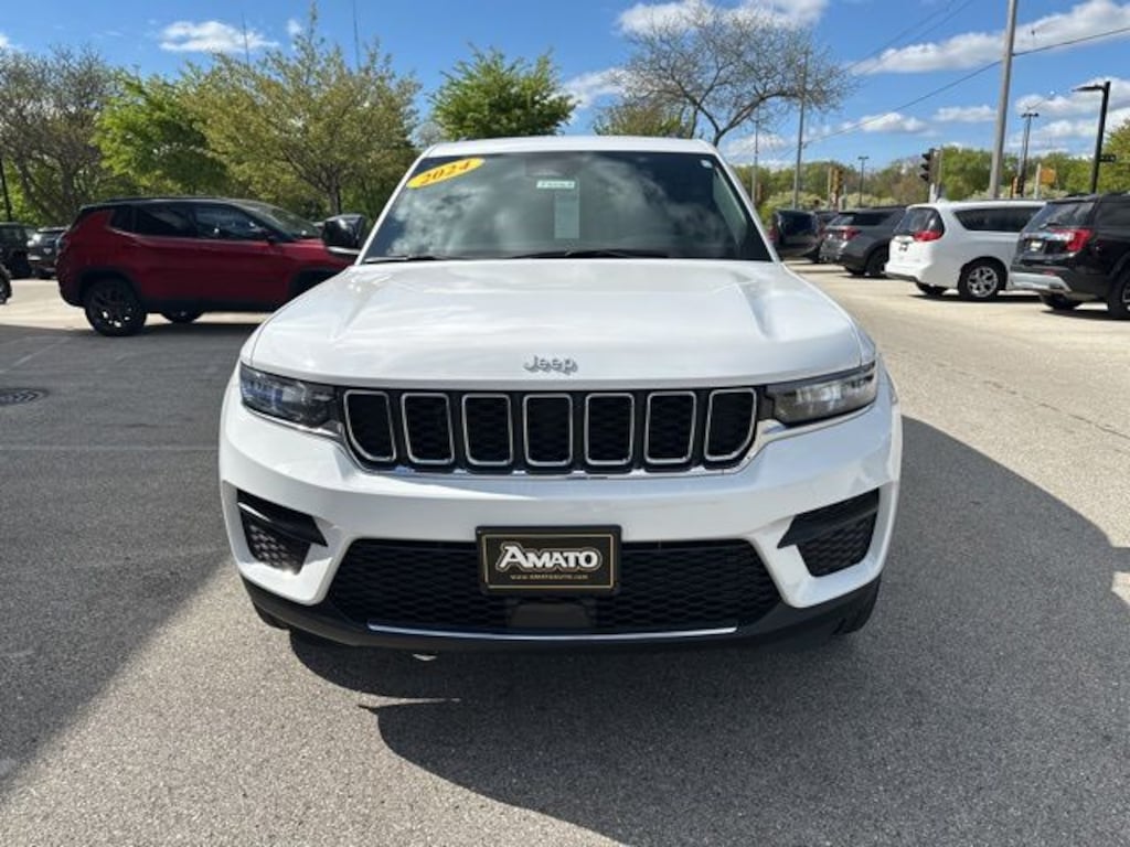 Used 2024 Jeep Grand Cherokee Laredo SUV
