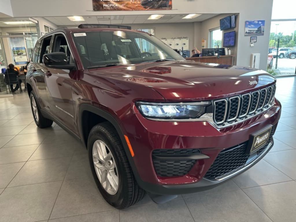 New 2025 Jeep Grand Cherokee LAREDO X 4X4 Sport Utility