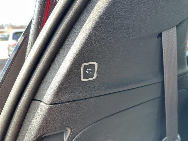 2026 Chrysler Pacifica Select - Photo 11
