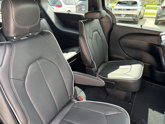 2026 Chrysler Pacifica Limited - Photo 16