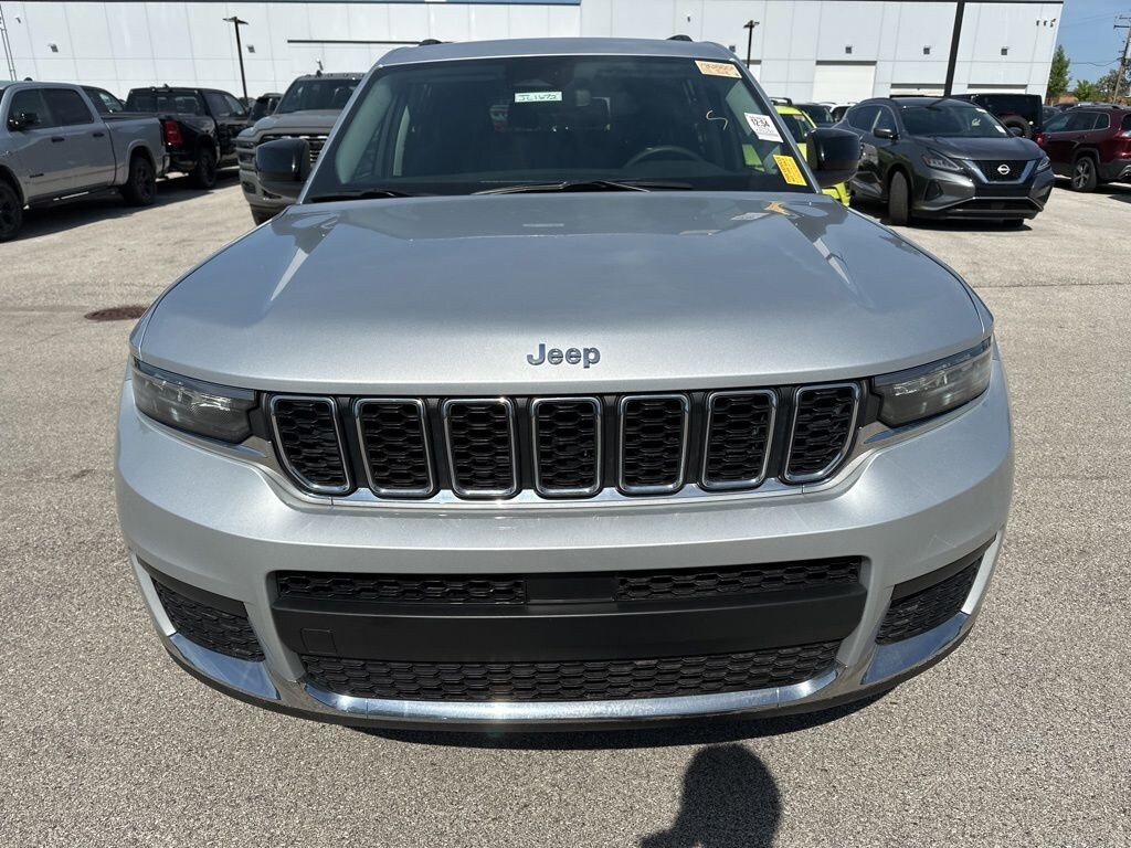 Used 2023 Jeep Grand Cherokee L Laredo SUV