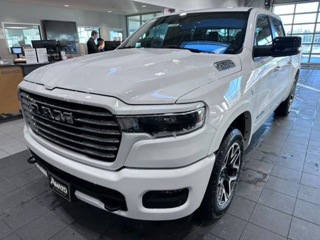 New 2026 Ram 1500 LARAMIE CREW CAB 4X4 5'7 BOX Pickup