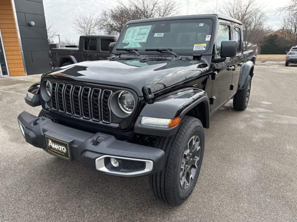 New 2026 Jeep Gladiator SAHARA 4X4 Pickup