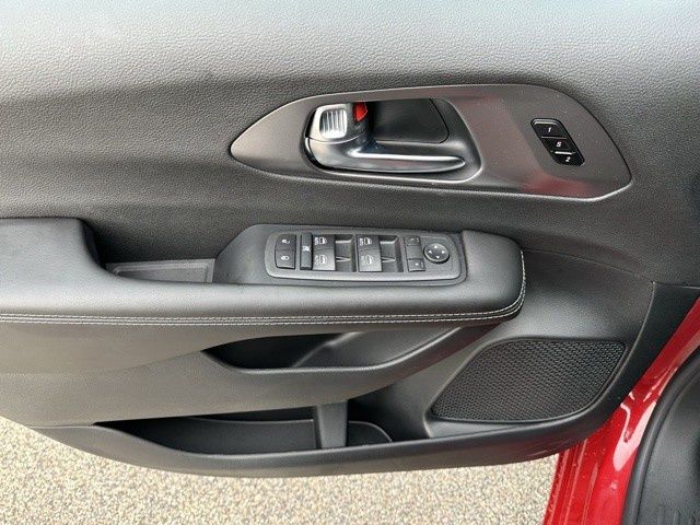 2026 Chrysler Pacifica Select - Photo 20